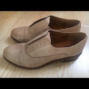 Women shoes size 8.5 Patricia Nash